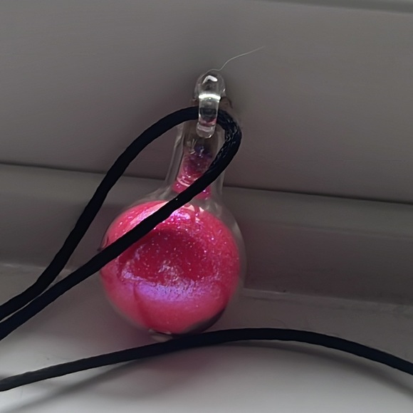 Pink glitter in a cork stop glass bottle - Picture 2 of 2